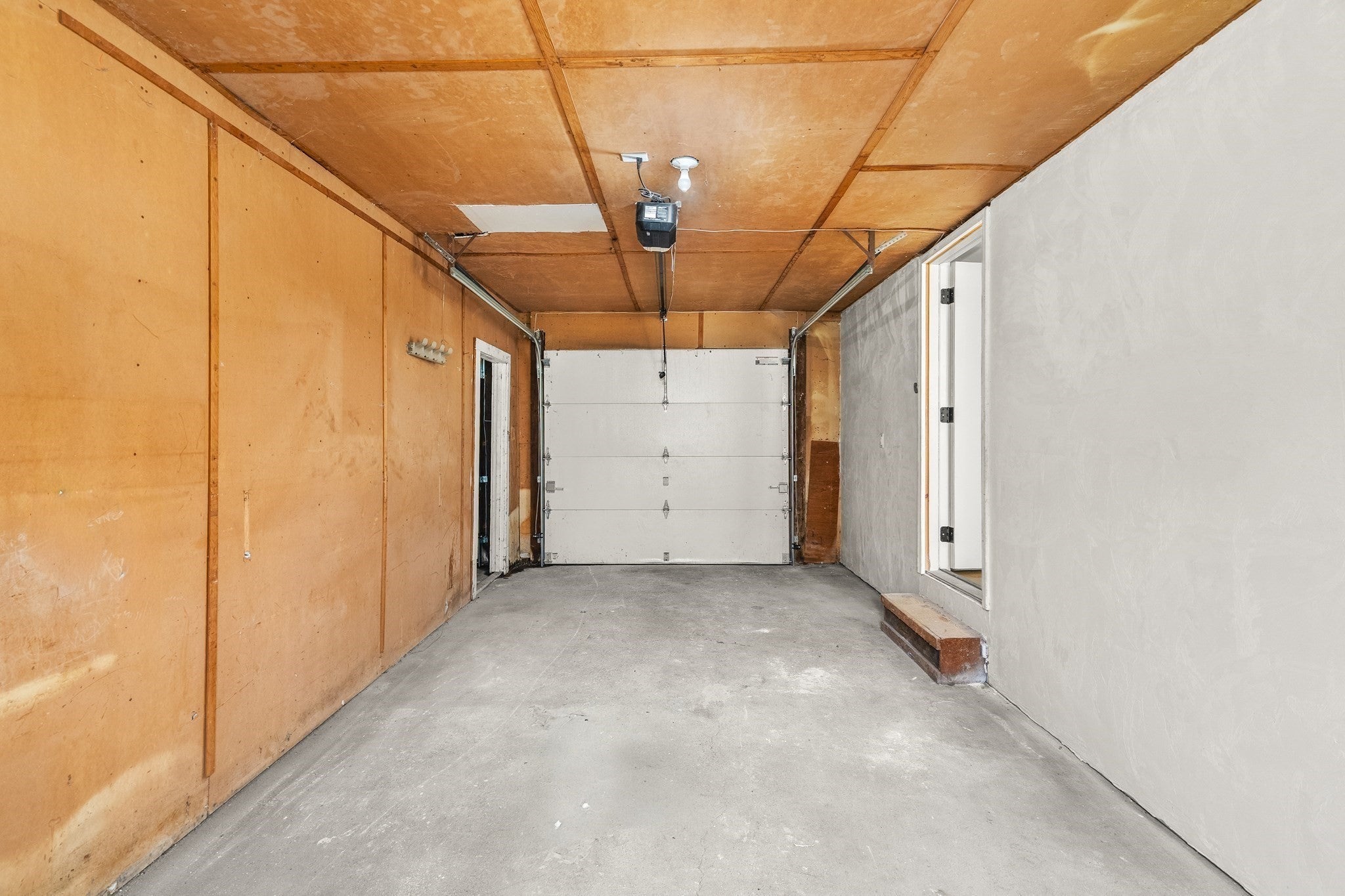 90 W Carpenter St, Attleboro, MA Photo #21