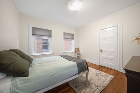 Condominium in Brookline MA 689 Washington Street 14.jpg