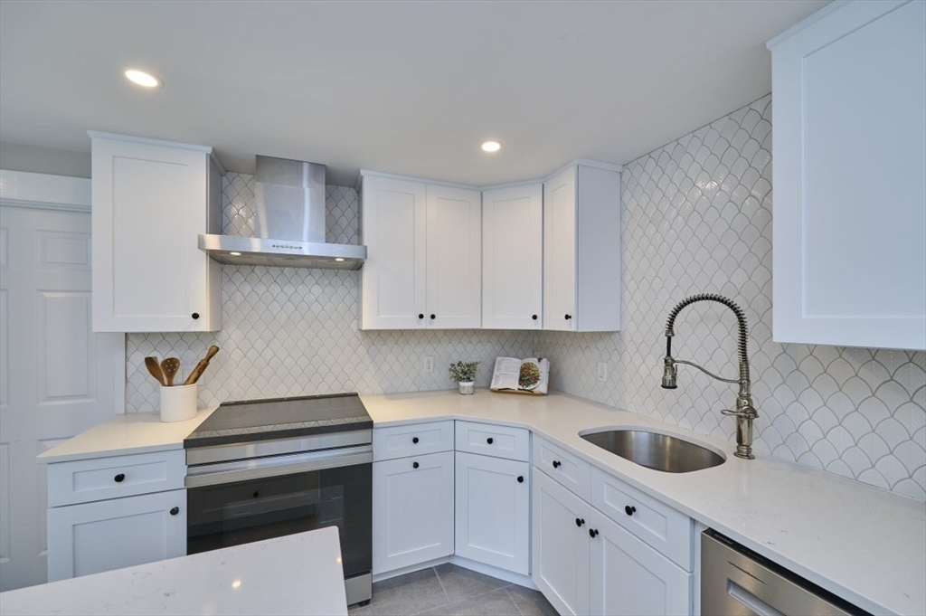 Acton, Massachusetts 01720, United States, 4 Bedrooms Bedrooms, ,2 BathroomsBathrooms,Residential,Active,130663