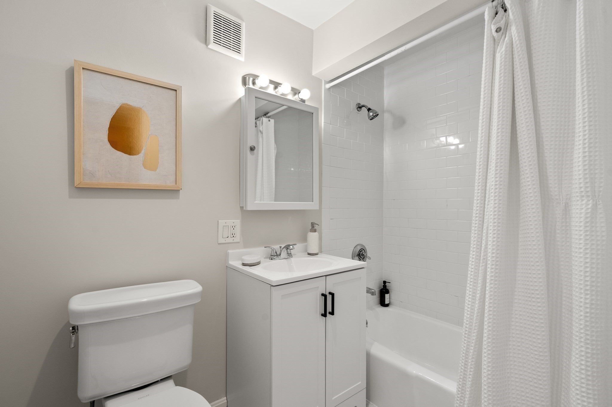 804 Centre St #8, Boston, MA, 804 Centre St #8, Boston, MA Photo #5