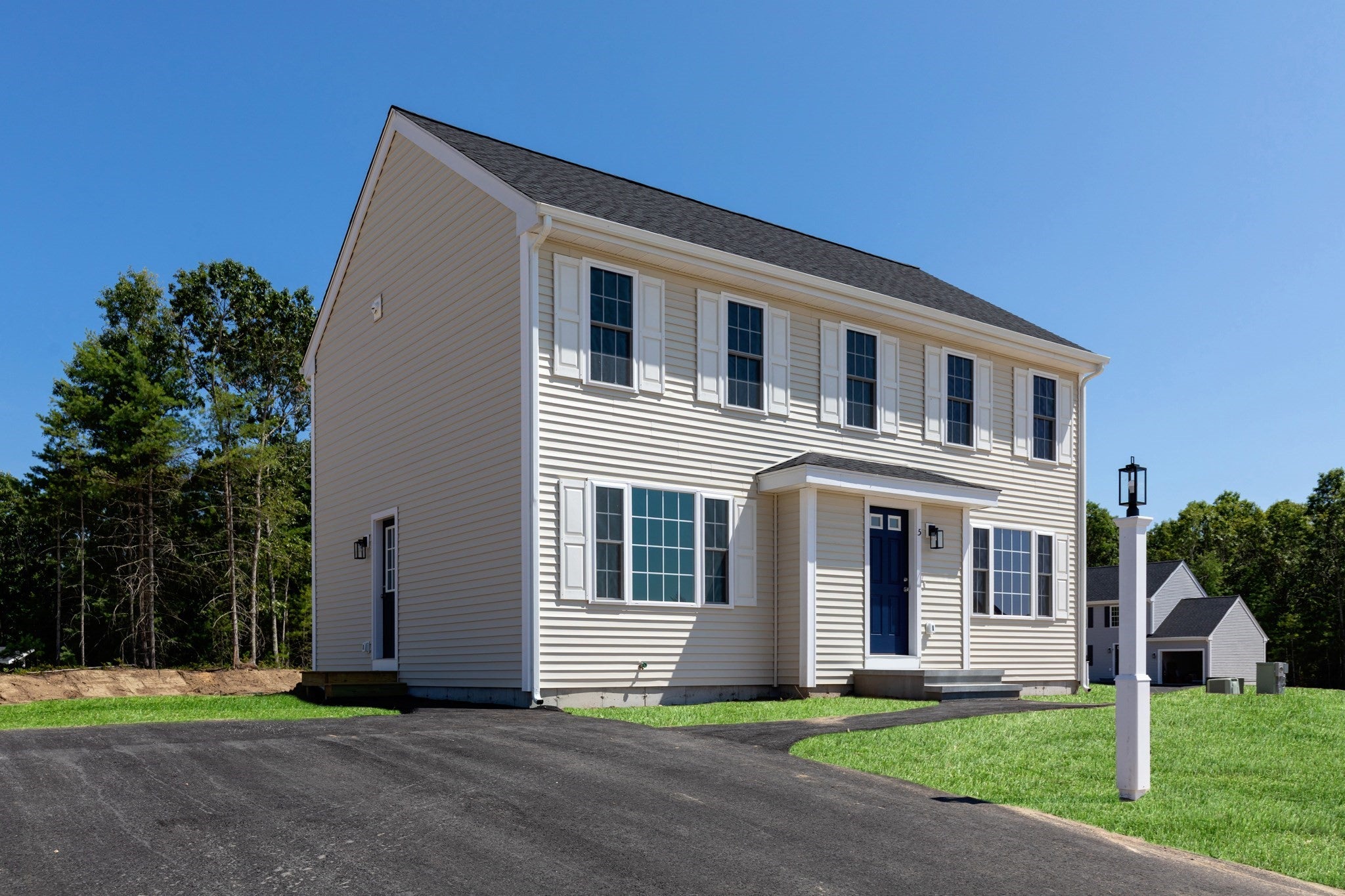 5 Bumblebee Dr, Plymouth MA 02360