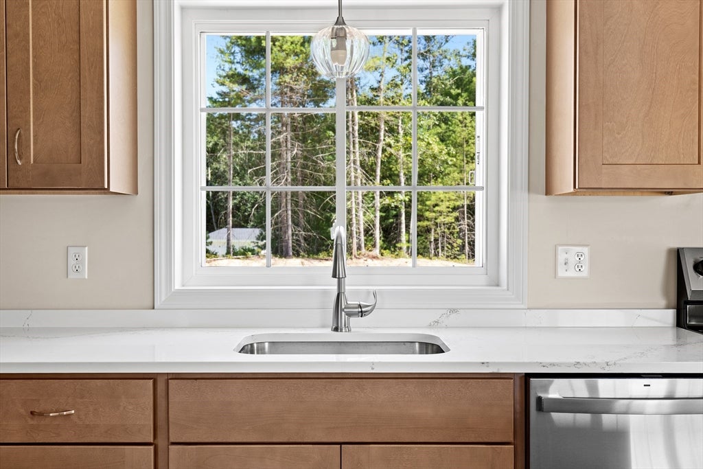 5 Bumblebee Dr, Plymouth, MA, 5 Bumblebee Dr, Plymouth, MA Photo #16