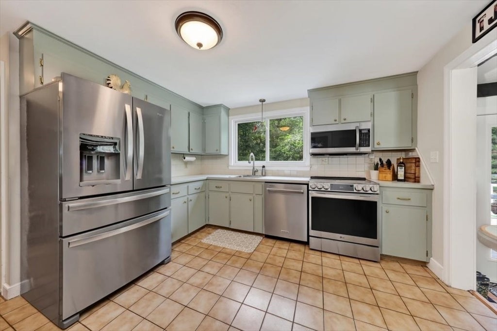 127 Taylor St, Pembroke, MA, 127 Taylor St, Pembroke, MA Photo #18