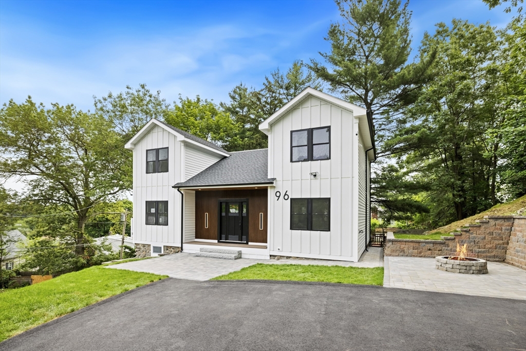 96 Dutton St