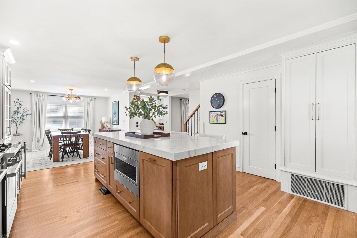 57 Glendale Ave, Melrose, MA Photo #12