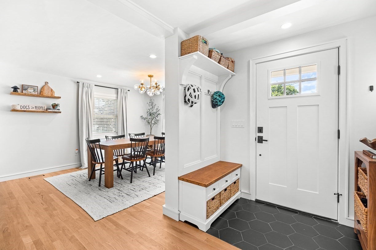 57 Glendale Ave