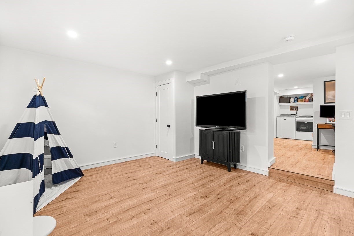 57 Glendale Ave, Melrose, MA Photo #33