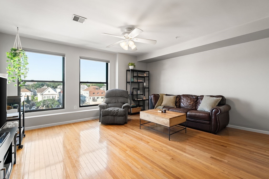 58 Almont St 12