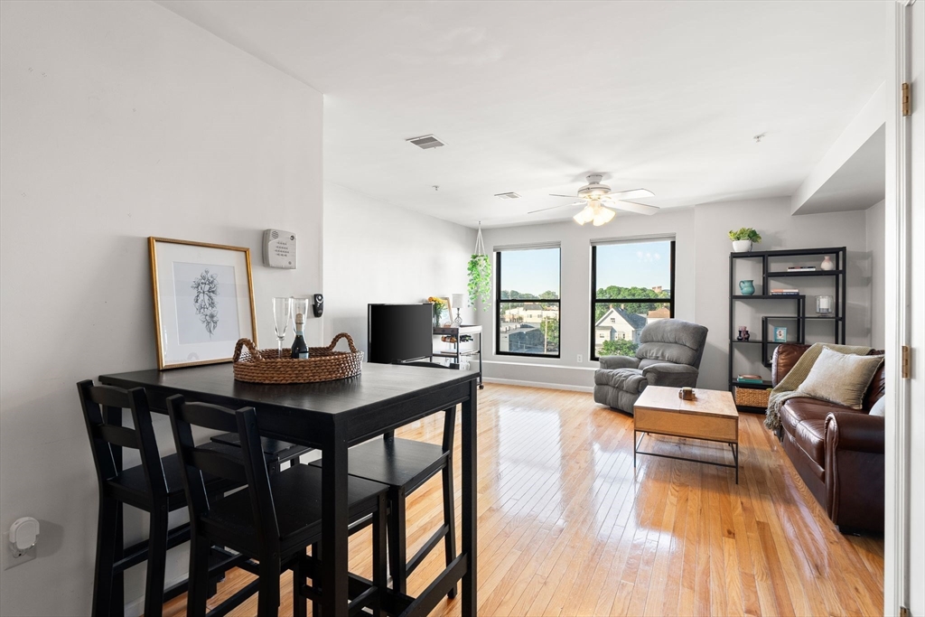58 Almont St 12