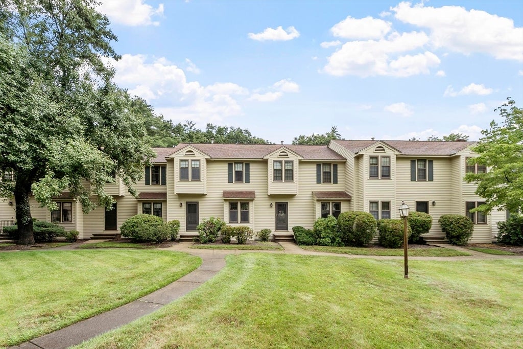 Photo of 124 Apache Way, Tewksbury, MA