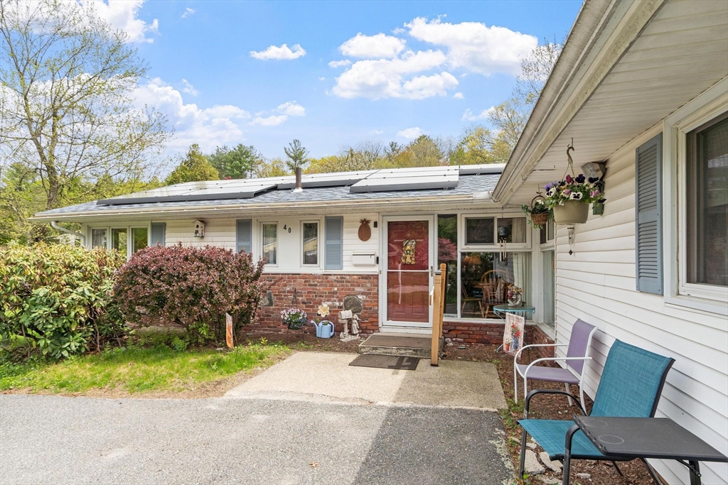 40 Ruthellen Road, Chelmsford, MA Photo #2