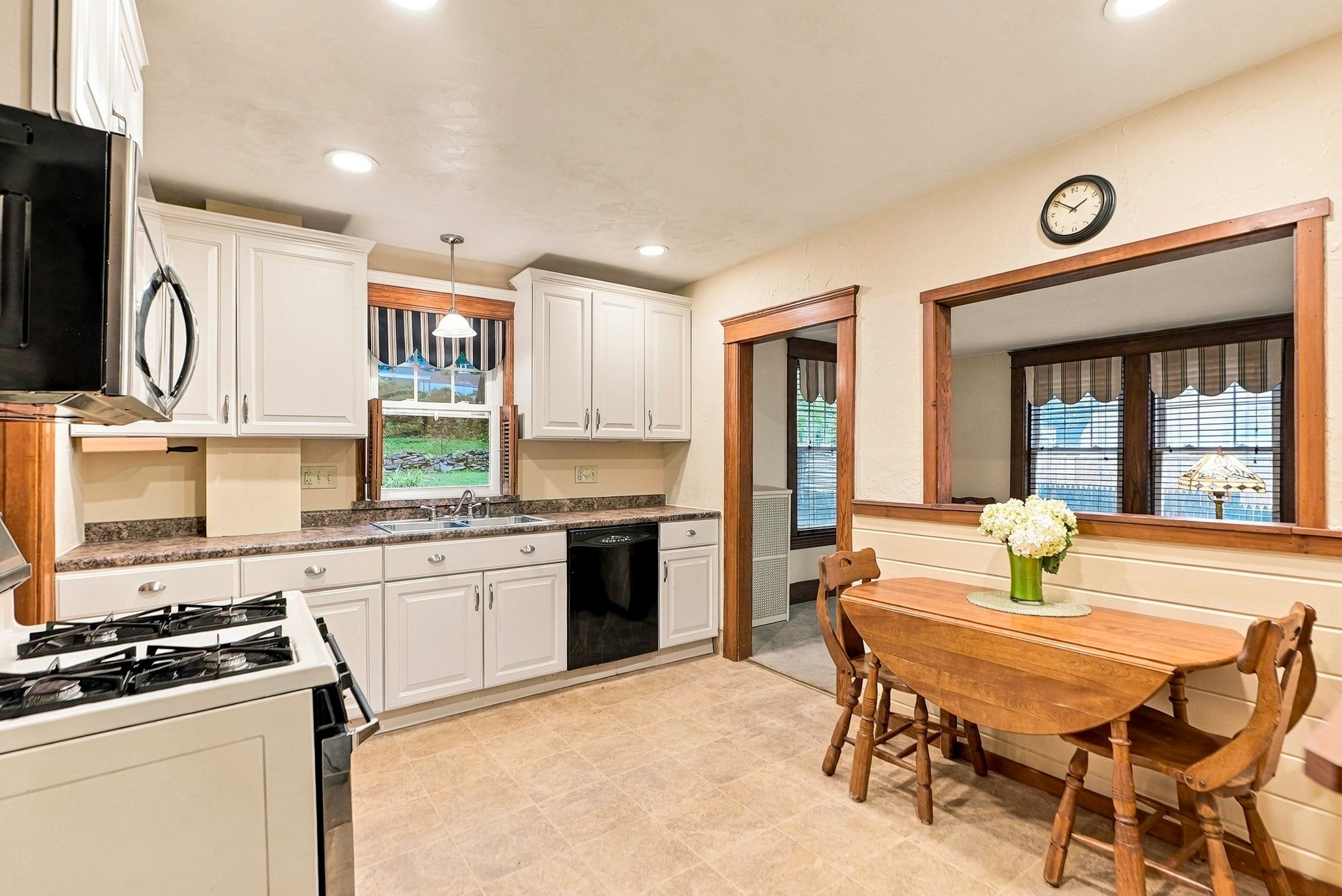 48 Barnard Rd, Worcester, MA Photo #23
