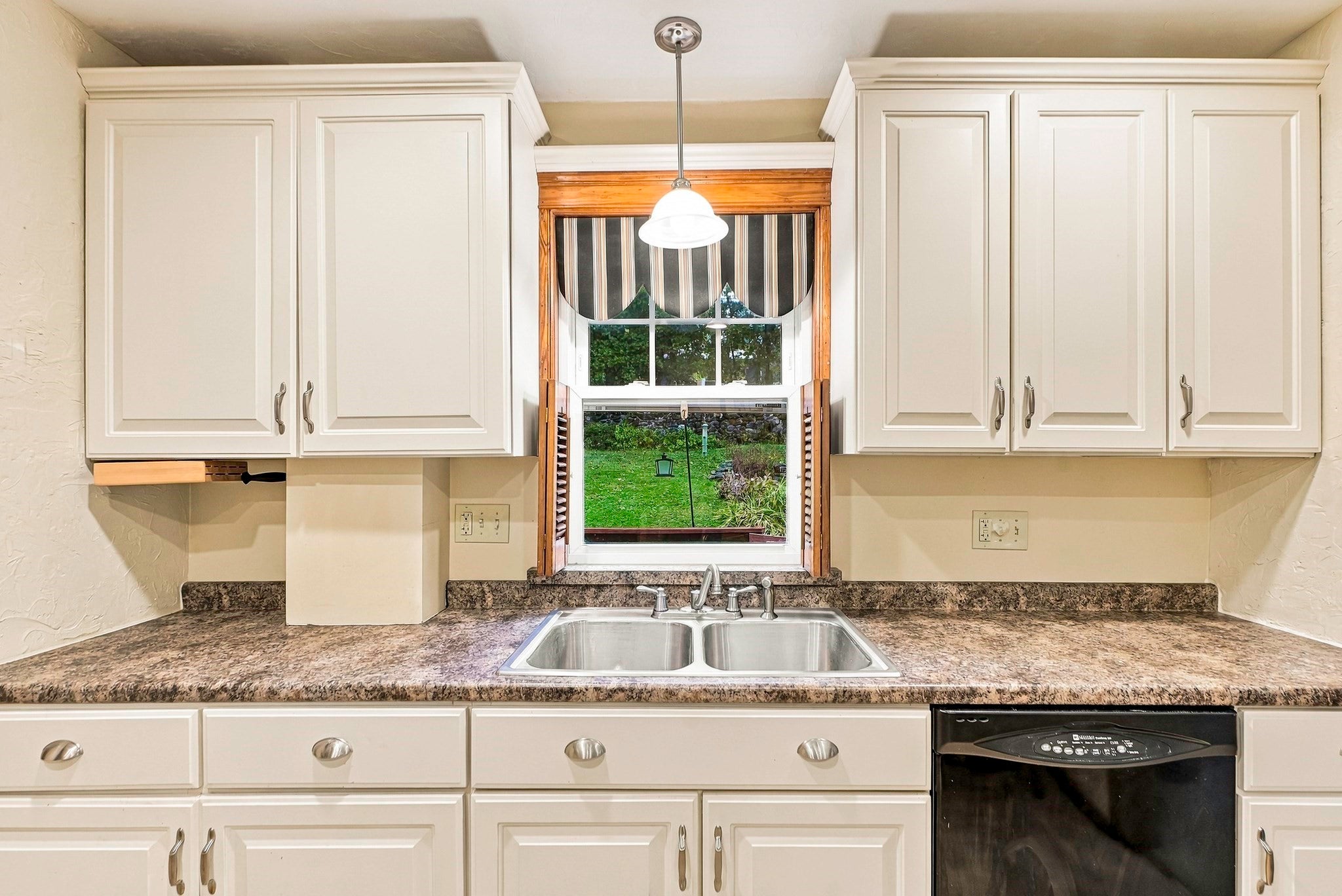 48 Barnard Rd, Worcester, MA Photo #22