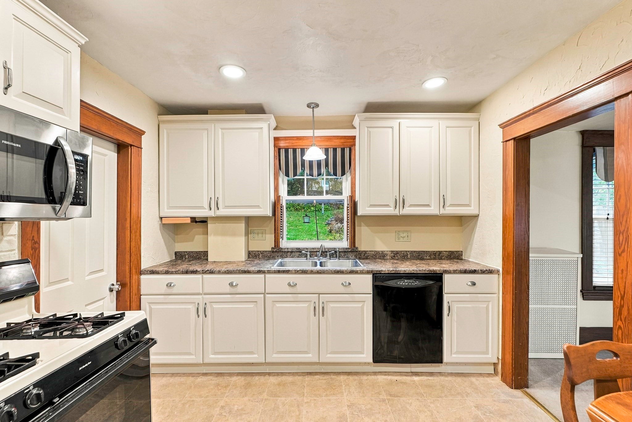 48 Barnard Rd, Worcester, MA Photo #20