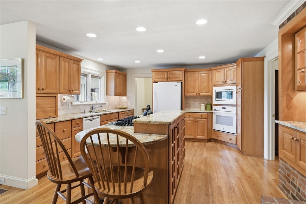 64 Prynnwood Road, Longmeadow, MA Photo #10