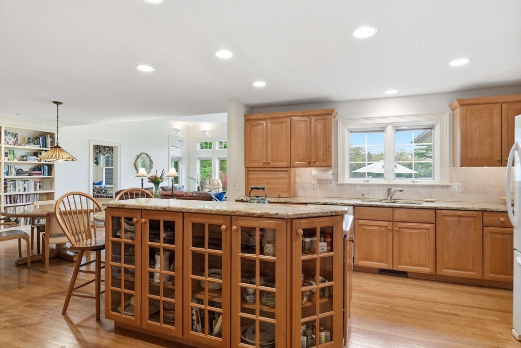 64 Prynnwood Road, Longmeadow, MA Photo #12