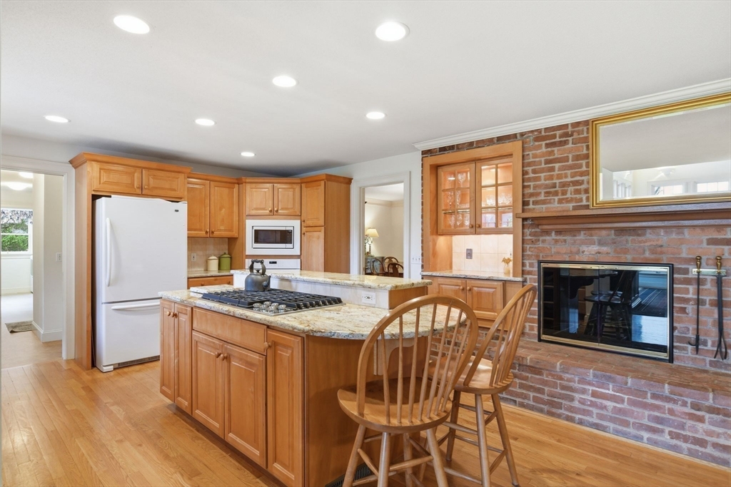 64 Prynnwood Road, Longmeadow, MA Photo #9