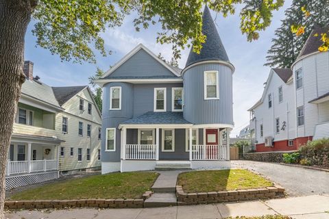 11 Isabella St Worcester MA 01603