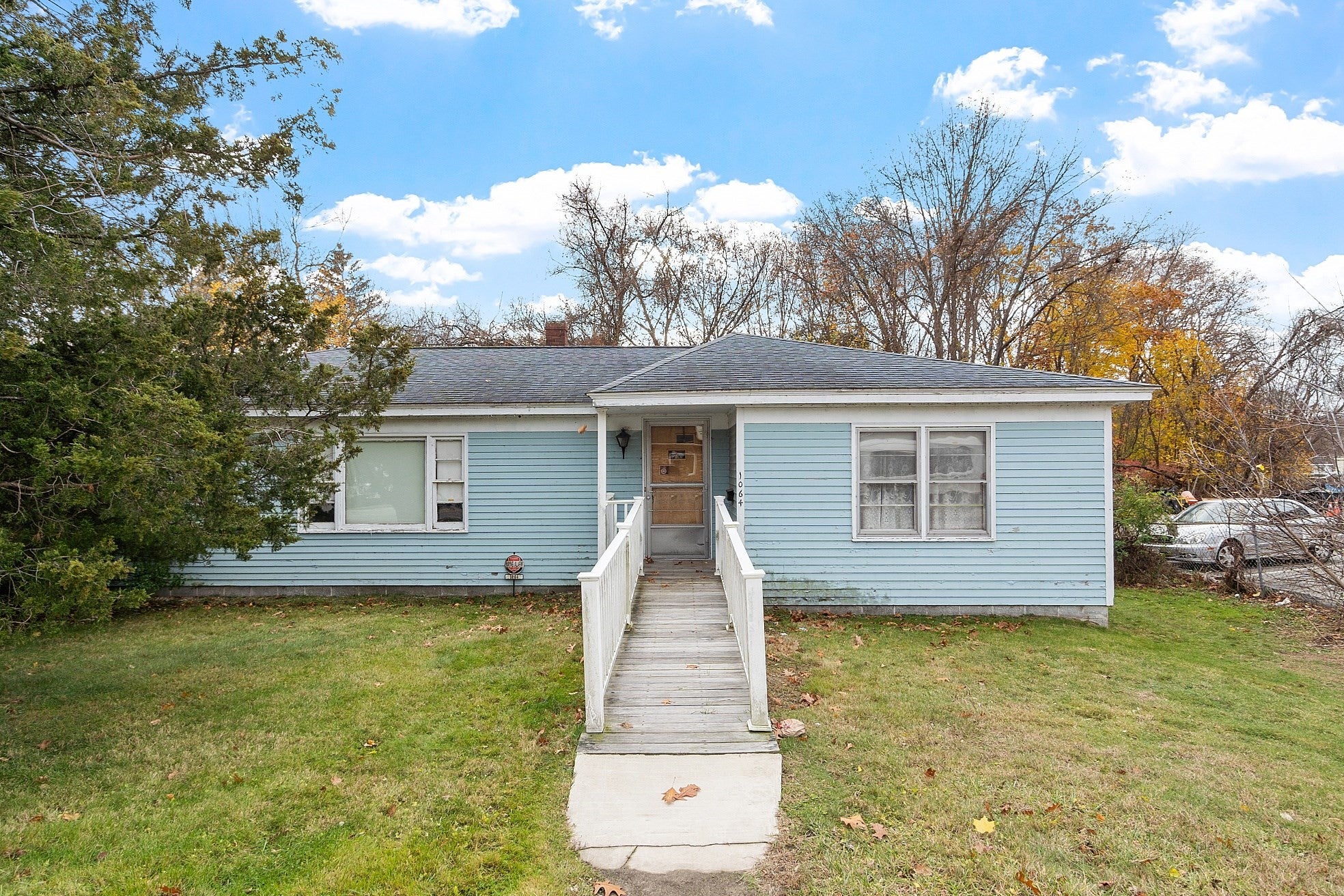 1064 Lakeview Ave