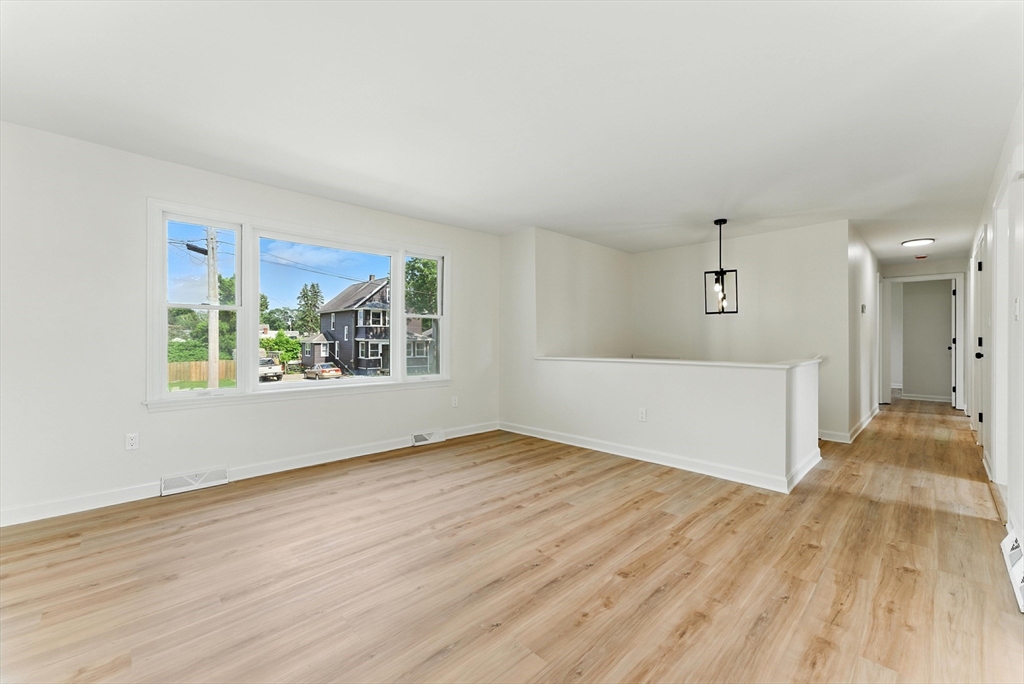 78 Saratoga Ave