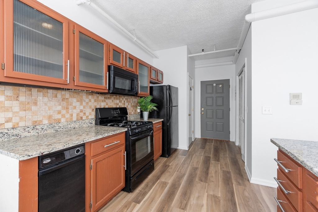 46 Washington St 303