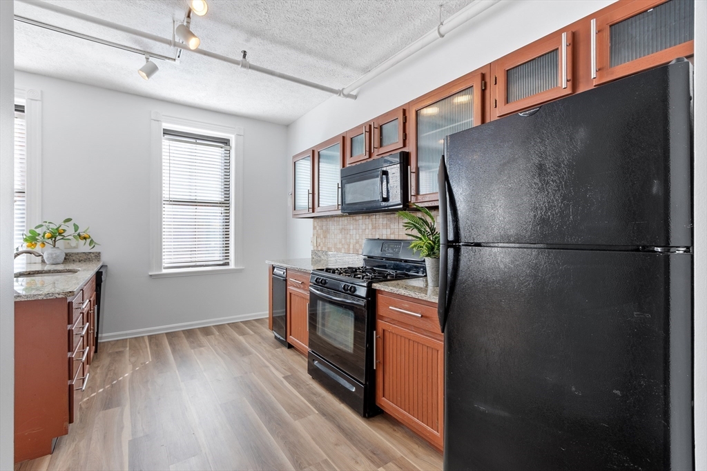 46 Washington St 303