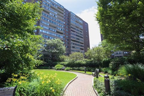 Photo of 9 Hawthorne Pl #4A, Boston, MA 02114 (MLS # 73519951)