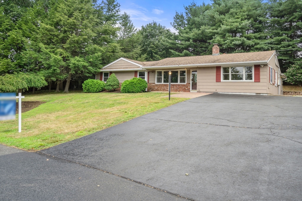 6 Paulette Dr