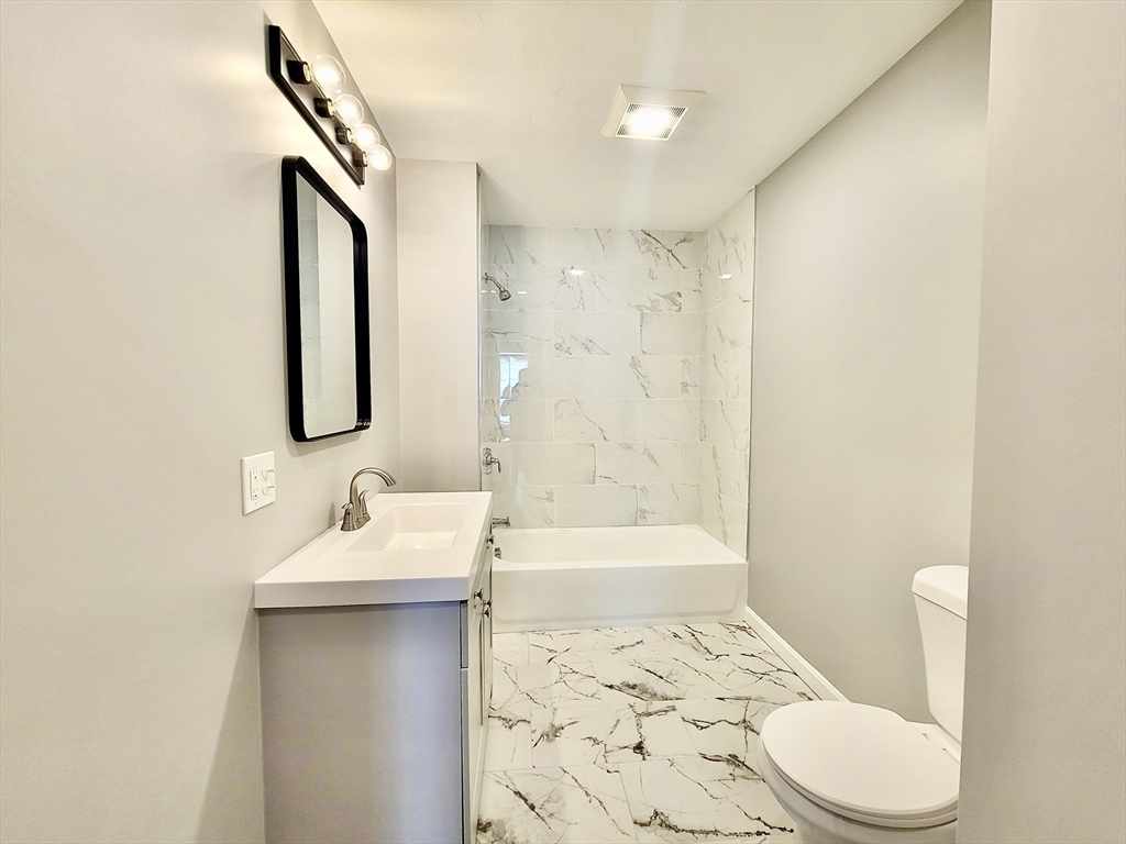 121 Lowden St 3