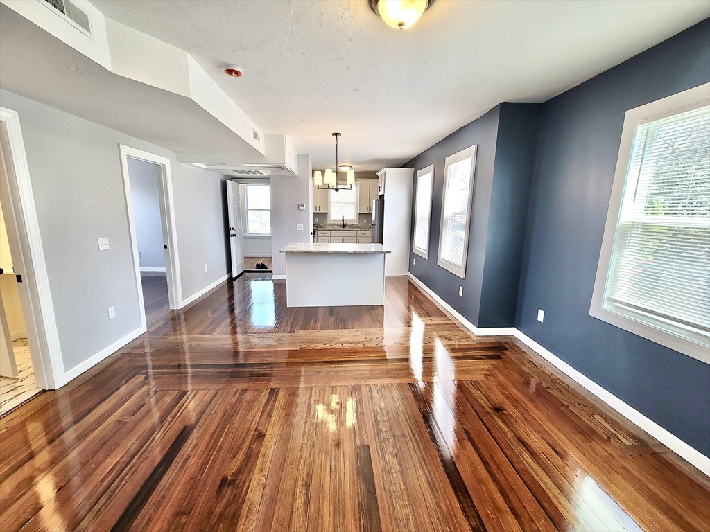 121 Lowden St 3