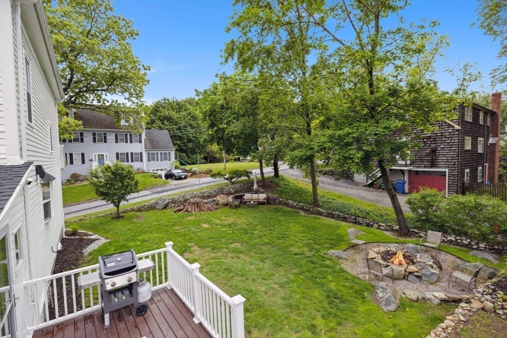 Wakefield, Massachusetts 01880, United States, 4 Bedrooms Bedrooms, ,2 BathroomsBathrooms,Residential,Pending,138683