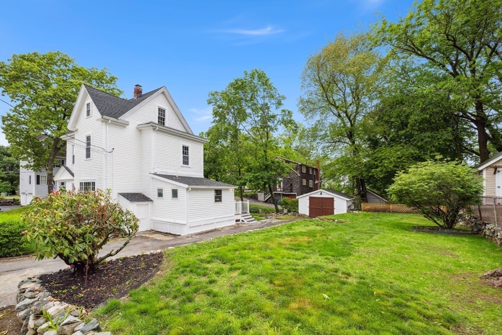 Wakefield, Massachusetts 01880, United States, 4 Bedrooms Bedrooms, ,2 BathroomsBathrooms,Residential,Pending,138683