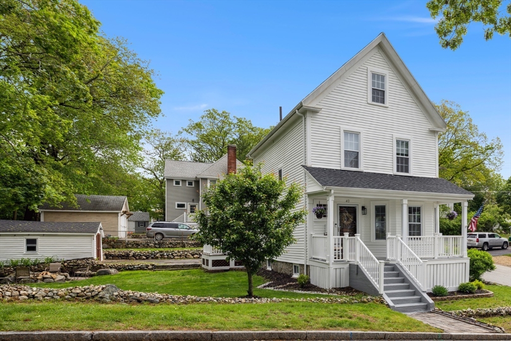 Wakefield, Massachusetts 01880, United States, 4 Bedrooms Bedrooms, ,2 BathroomsBathrooms,Residential,Pending,138683