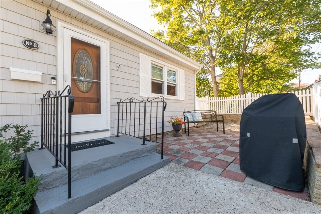 8 Siren St, Winthrop, MA, 8 Siren St, Winthrop, MA Photo #6