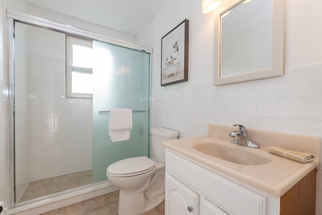 8 Siren St, Winthrop, MA, 8 Siren St, Winthrop, MA Photo #25