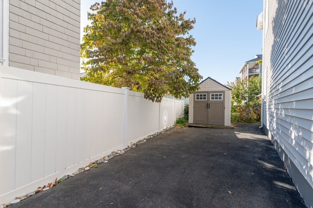 8 Siren St, Winthrop, MA, 8 Siren St, Winthrop, MA Photo #9