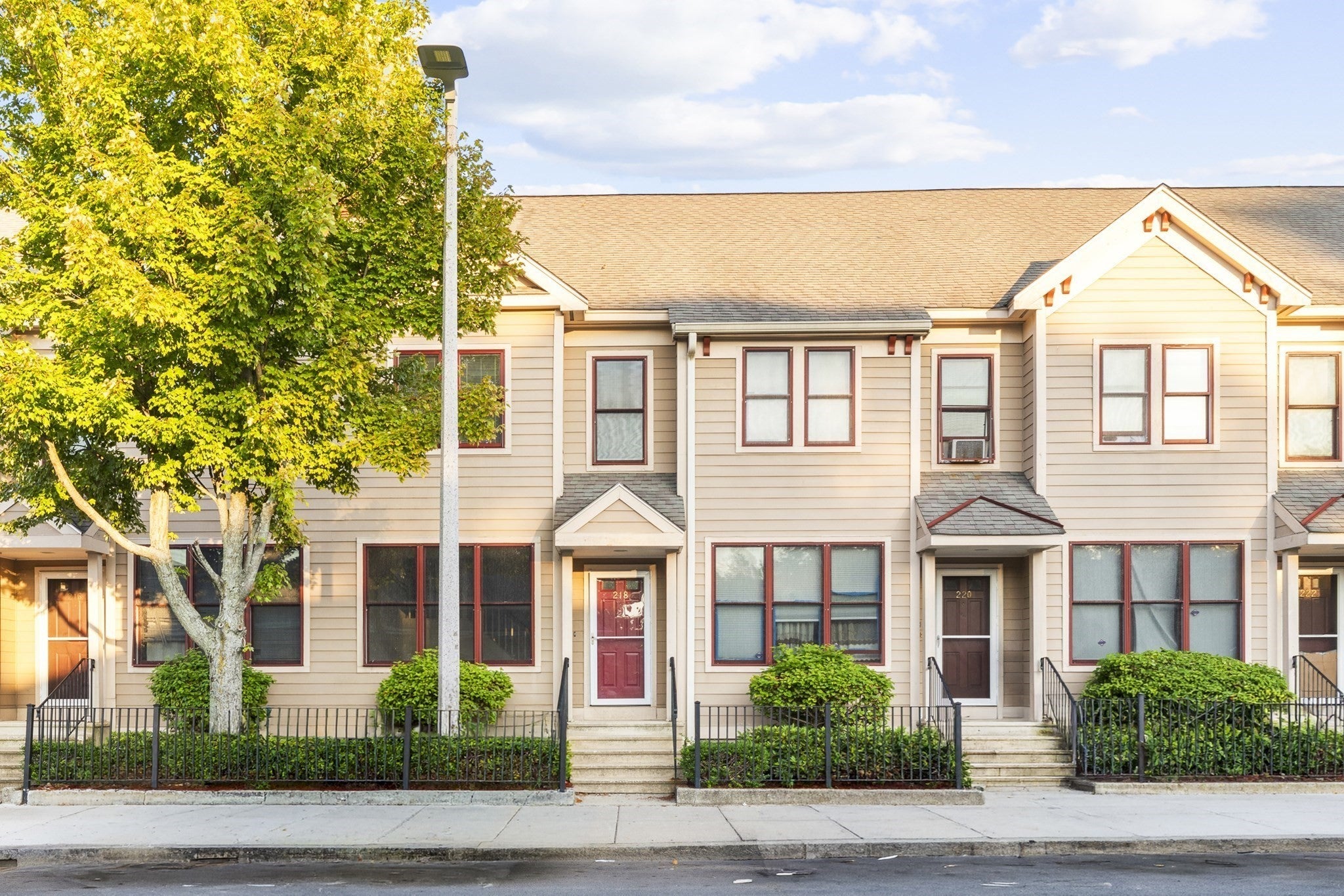 218 Humboldt Ave 218