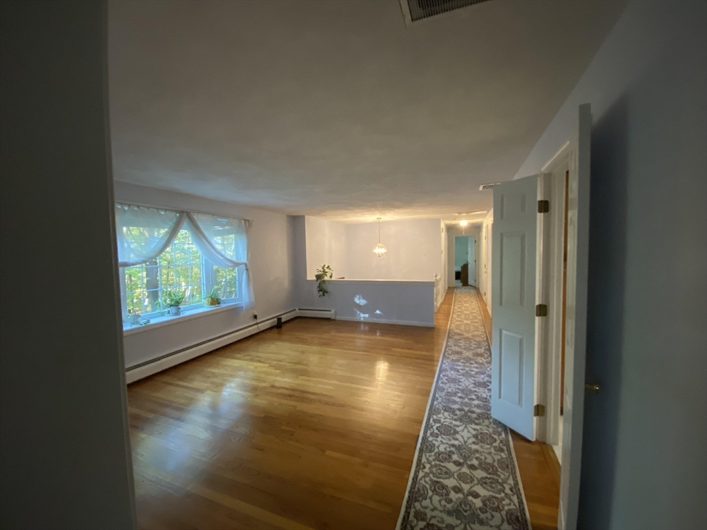 1 Stonehill Rd, Marlborough, MA Photo #4