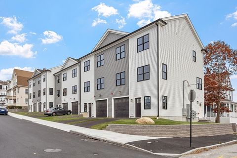 Photo of 10 Windsor Street #B, Worcester, MA 01605 (MLS # 73467994)