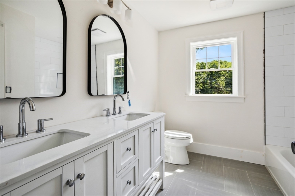 Reading, Massachusetts 01867, United States, 4 Bedrooms Bedrooms, ,3 BathroomsBathrooms,Residential,Active,161079