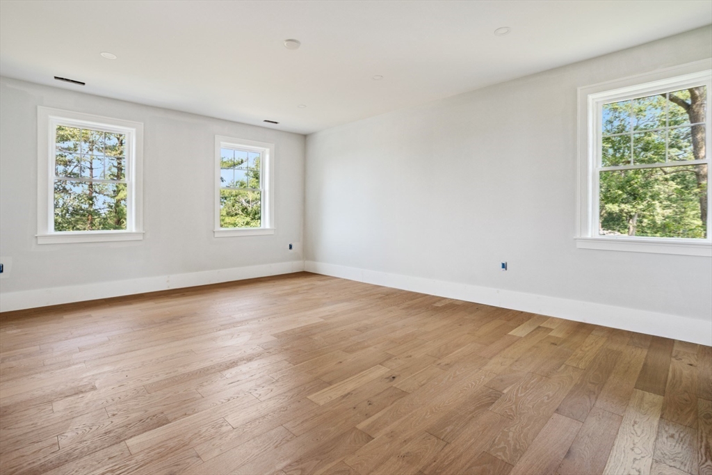 Reading, Massachusetts 01867, United States, 4 Bedrooms Bedrooms, ,3 BathroomsBathrooms,Residential,Active,161079