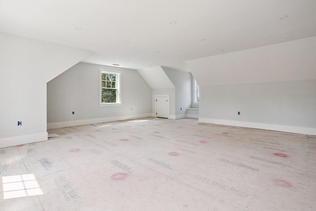 Reading, Massachusetts 01867, United States, 4 Bedrooms Bedrooms, ,3 BathroomsBathrooms,Residential,Active,161079