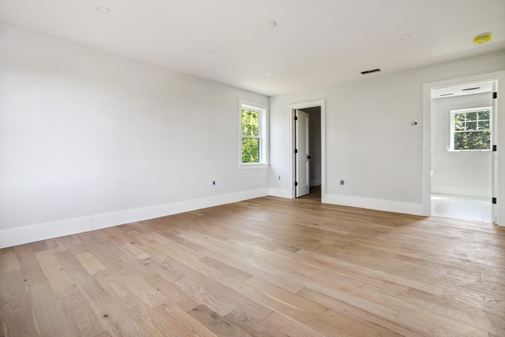 Reading, Massachusetts 01867, United States, 4 Bedrooms Bedrooms, ,3 BathroomsBathrooms,Residential,Active,161079