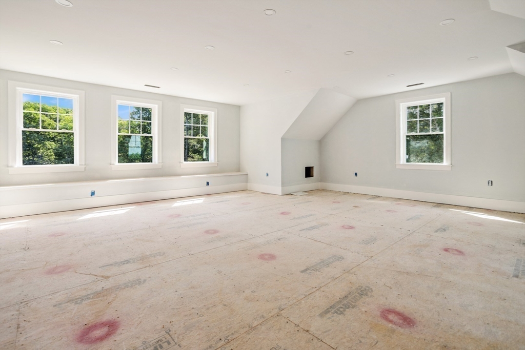 Reading, Massachusetts 01867, United States, 4 Bedrooms Bedrooms, ,3 BathroomsBathrooms,Residential,Active,161079