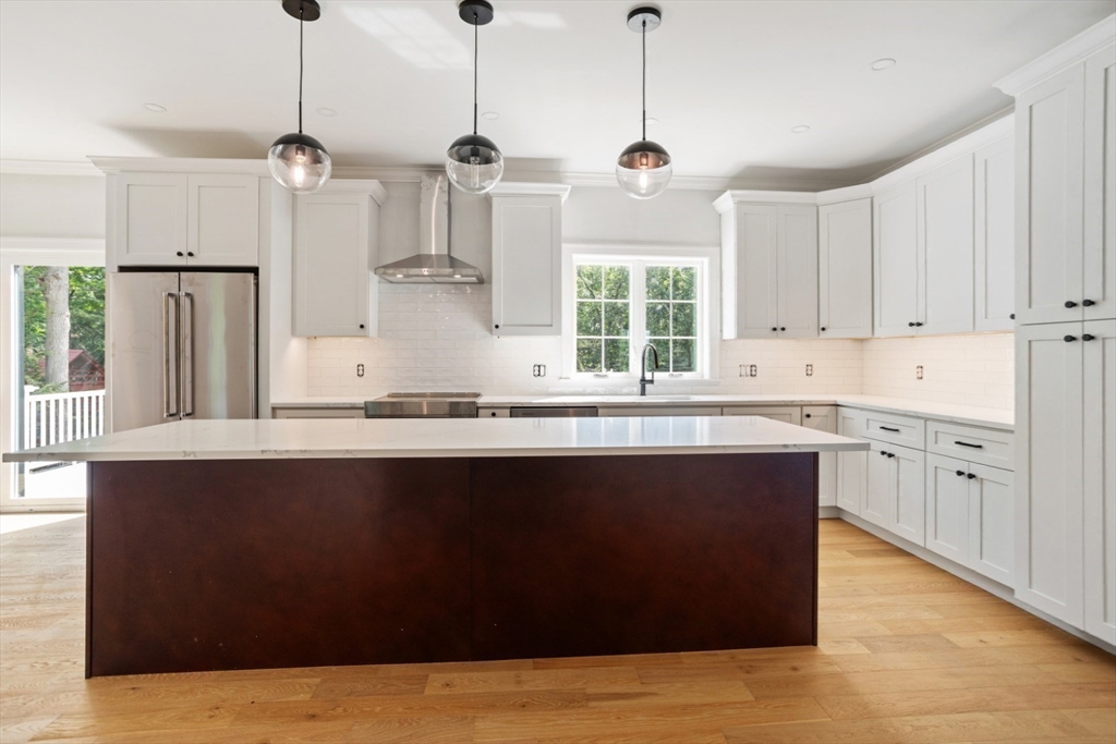 Reading, Massachusetts 01867, United States, 4 Bedrooms Bedrooms, ,3 BathroomsBathrooms,Residential,Active,161079