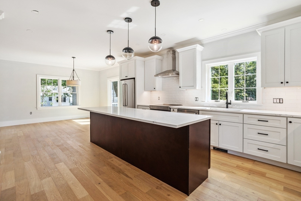 Reading, Massachusetts 01867, United States, 4 Bedrooms Bedrooms, ,3 BathroomsBathrooms,Residential,Active,161079