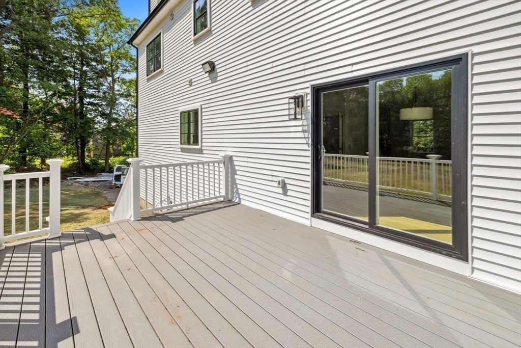 Reading, Massachusetts 01867, United States, 4 Bedrooms Bedrooms, ,3 BathroomsBathrooms,Residential,Active,161079