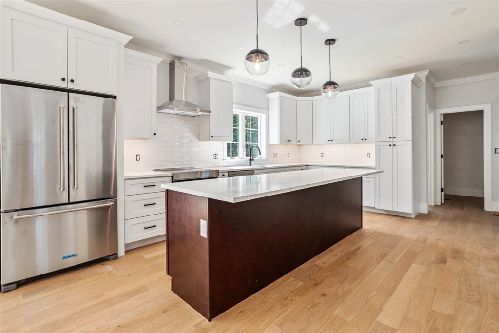 Reading, Massachusetts 01867, United States, 4 Bedrooms Bedrooms, ,3 BathroomsBathrooms,Residential,Active,161079