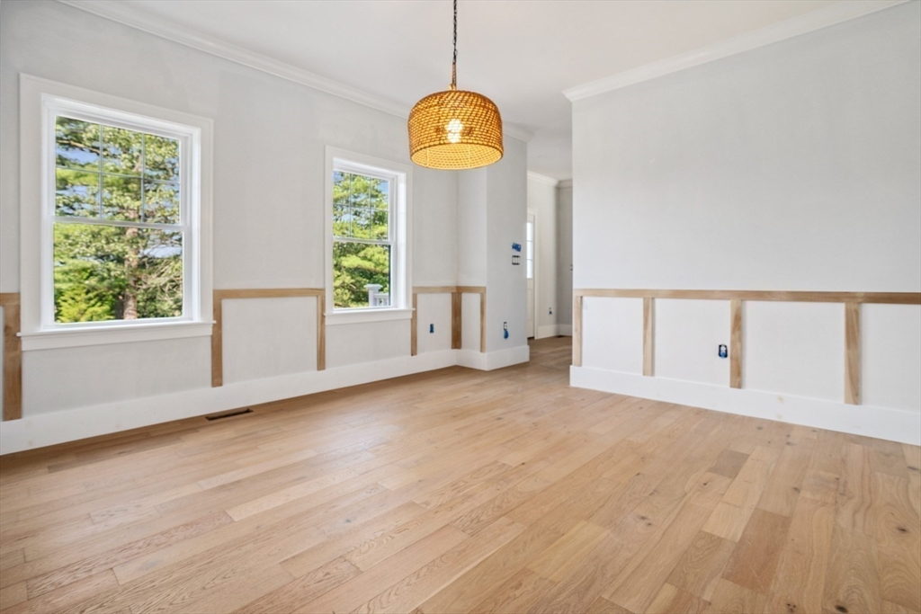 Reading, Massachusetts 01867, United States, 4 Bedrooms Bedrooms, ,3 BathroomsBathrooms,Residential,Active,161079