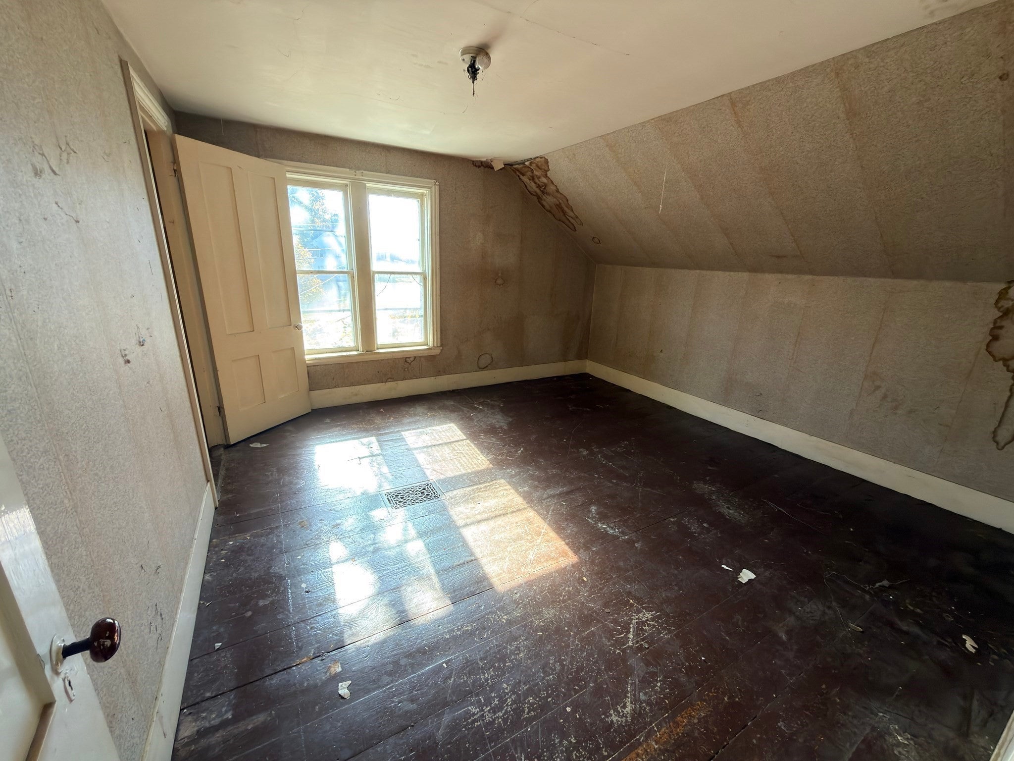 28 Wachusett St, Fitchburg, MA Photo #12